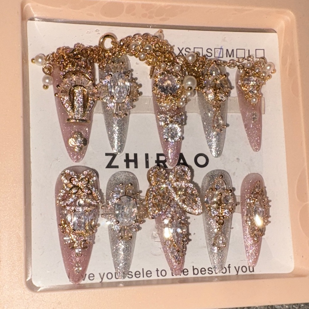 Hand Made Press On Nail Set w/ Middle Finger Bracelet